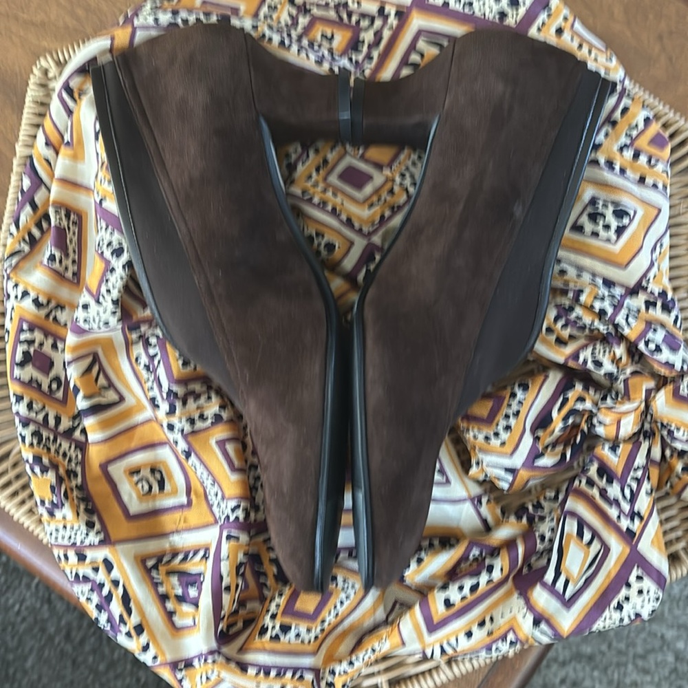 THIERRY RABOTIN Brown Suede Pumps-Size 38/8 - Picture 2 of 6